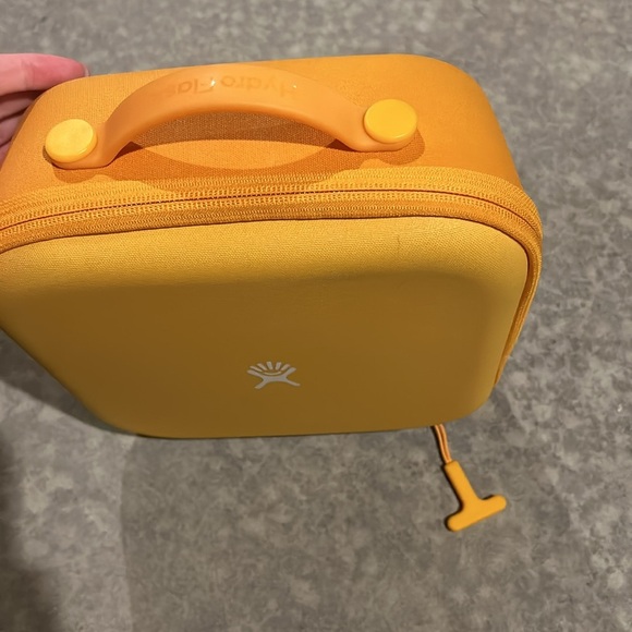 Hydro flask cooler - Picture 2 of 4